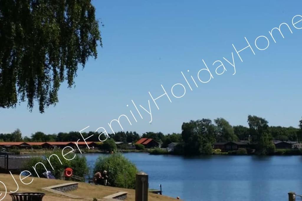 Jenner Family Holiday Homes At Tattershall Lakes ドッグダイク エクステリア 写真