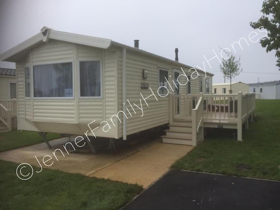 Jenner Family Holiday Homes At Tattershall Lakes ドッグダイク エクステリア 写真