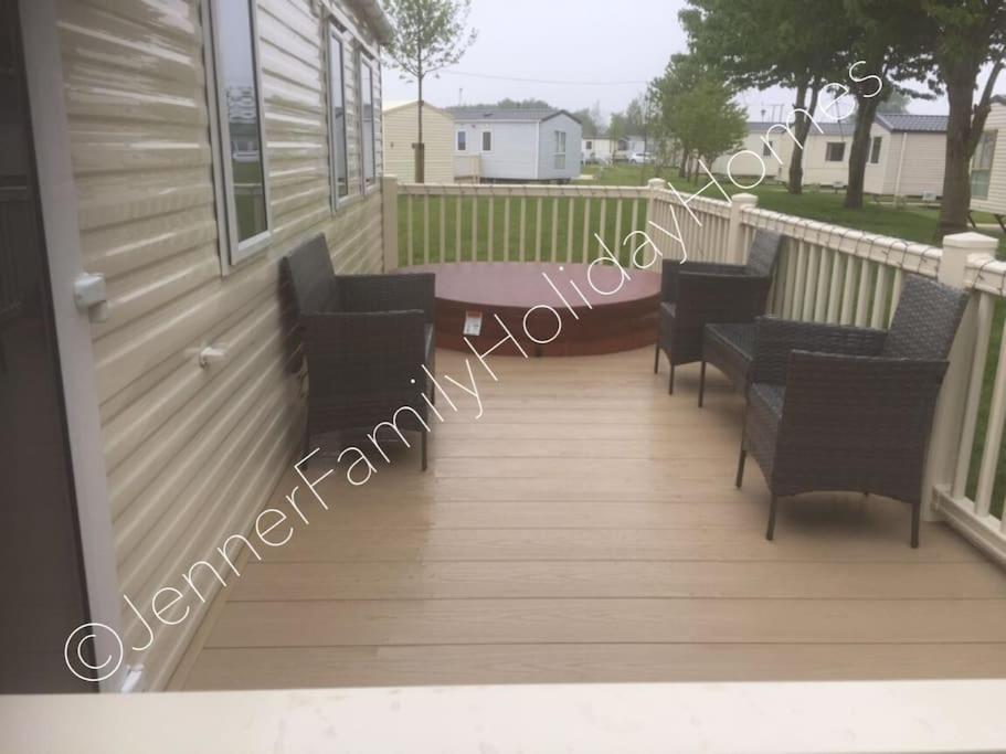 Jenner Family Holiday Homes At Tattershall Lakes ドッグダイク エクステリア 写真