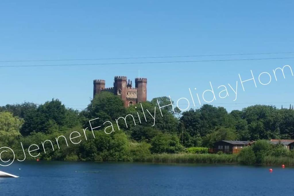Jenner Family Holiday Homes At Tattershall Lakes ドッグダイク エクステリア 写真