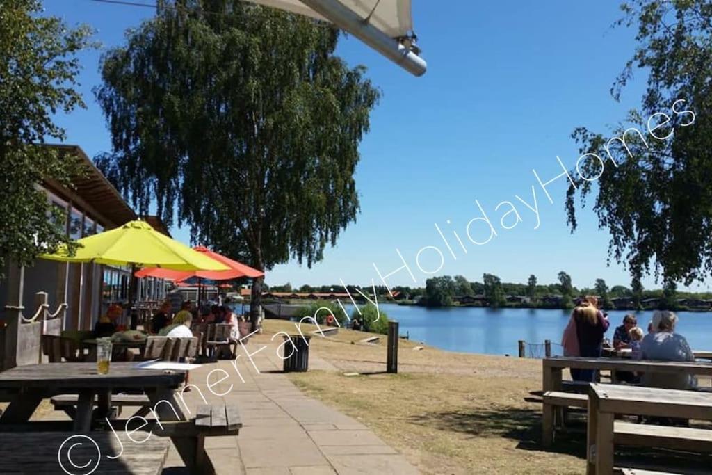 Jenner Family Holiday Homes At Tattershall Lakes ドッグダイク エクステリア 写真