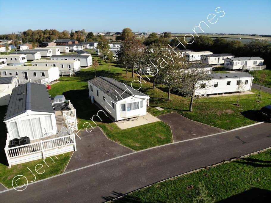 Jenner Family Holiday Homes At Tattershall Lakes ドッグダイク エクステリア 写真