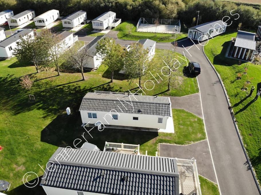 Jenner Family Holiday Homes At Tattershall Lakes ドッグダイク エクステリア 写真